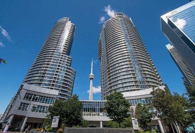 1204 - 8 York St, Condo with 1 bedrooms, 1 bathrooms and 0 parking in Toronto ON | Image 8