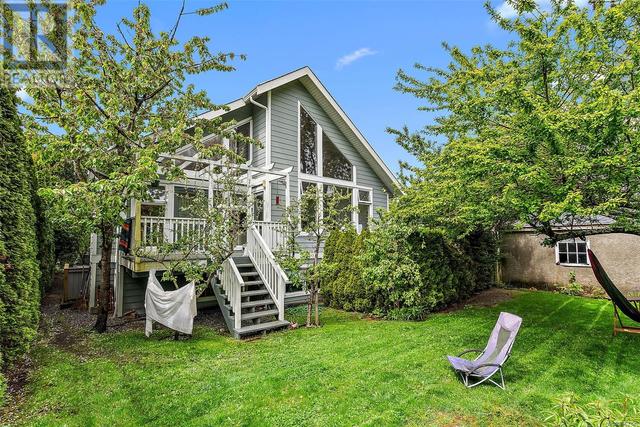 305 St Charles St, House detached with 5 bedrooms, 4 bathrooms and 3 parking in Victoria BC | Image 41