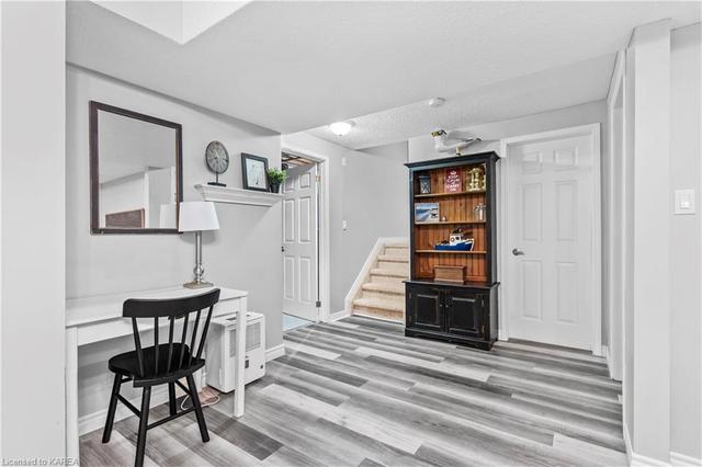 480 Evangeline Ave, House semidetached with 3 bedrooms, 2 bathrooms and 2 parking in Kingston ON | Image 32