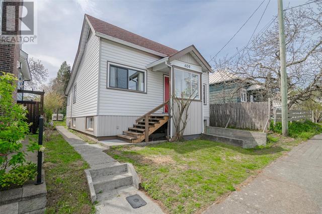 609 Prideaux St, House detached with 2 bedrooms, 1 bathrooms and 3 parking in Nanaimo BC | Image 1