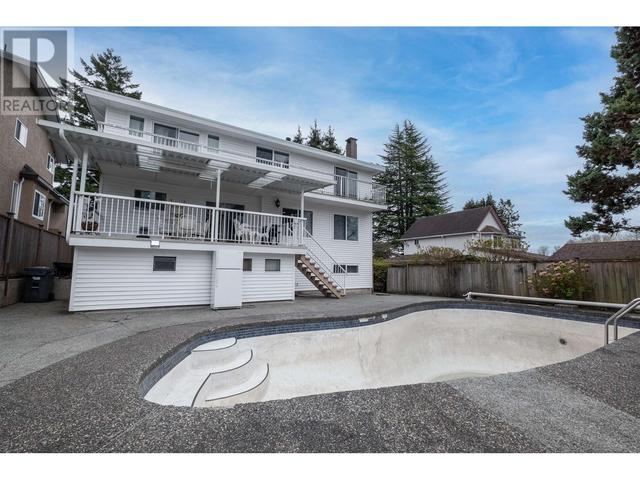 1079 Augusta Ave, House detached with 7 bedrooms, 5 bathrooms and 5 parking in Burnaby BC | Image 37