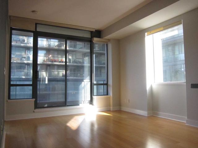 817 - 438 King St W, Condo with 2 bedrooms, 2 bathrooms and 1 parking in Toronto ON | Image 9