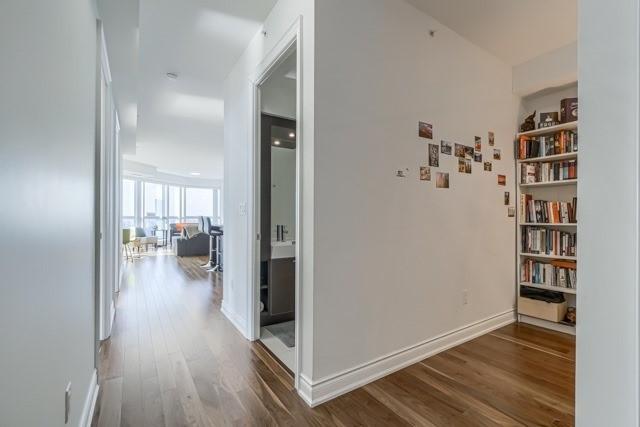 7016 - 388 Yonge St, Condo with 2 bedrooms, 2 bathrooms and 1 parking in Toronto ON | Image 31