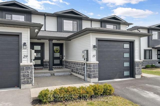 27 Dewal Pl, House attached with 2 bedrooms, 4 bathrooms and 3 parking in Belleville ON | Image 1