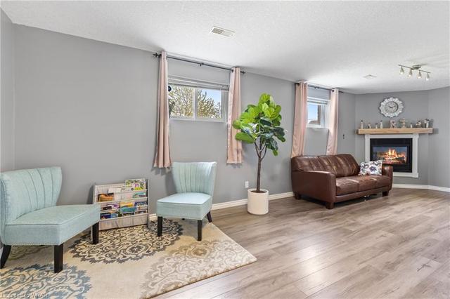 445 Bankside Cres, House semidetached with 3 bedrooms, 2 bathrooms and 3 parking in Kitchener ON | Image 15