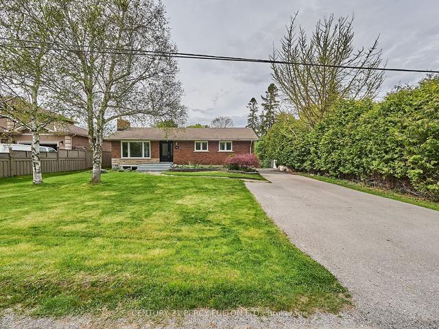 36 Cresser Ave, House detached with 3 bedrooms, 2 bathrooms and 7 parking in Whitby ON | Image 12