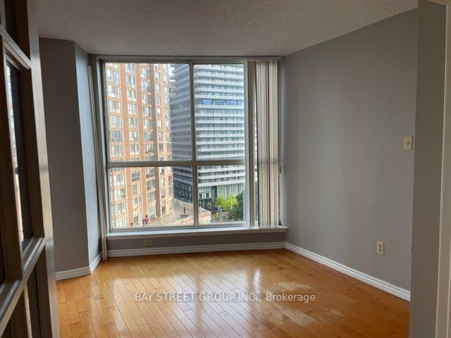 1108 - 1055 Bay St, Condo with 1 bedrooms, 1 bathrooms and 0 parking in Toronto ON | Image 1