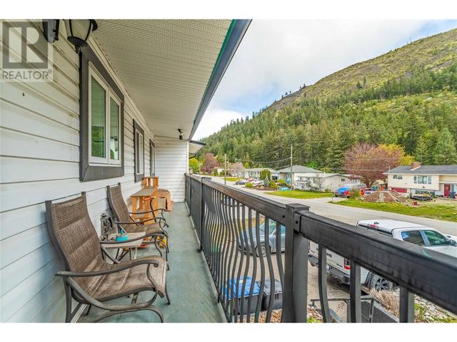 1560 Ponderosa Rd, House detached with 7 bedrooms, 3 bathrooms and 5 parking in West Kelowna BC | Image 24