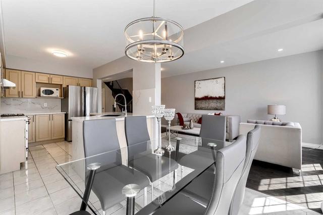 6153 Windfleet Cres, House attached with 4 bedrooms, 4 bathrooms and 4 parking in Mississauga ON | Image 3