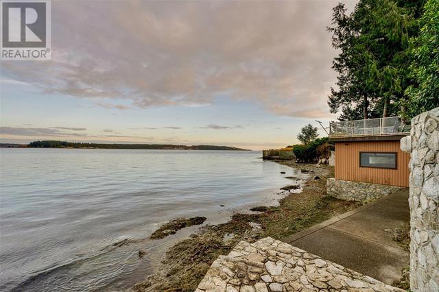 Boathouse with Jetty | Image 72