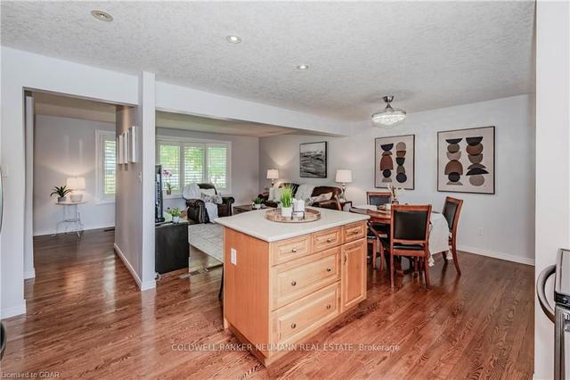 23 Meadow Cres, House detached with 4 bedrooms, 3 bathrooms and 3 parking in Guelph ON | Image 8