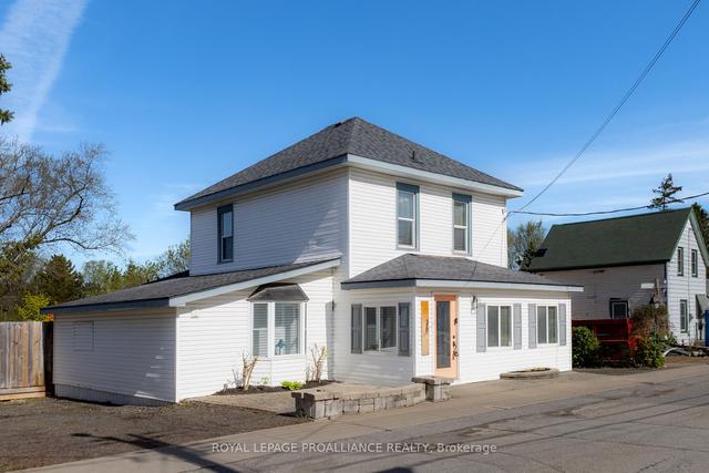36 Ontario St, House detached with 3 bedrooms, 3 bathrooms and 3 parking in Prince Edward County ON | Image 1