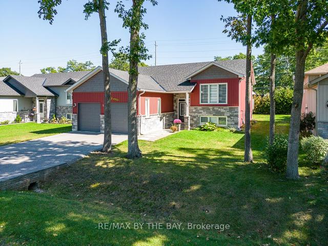 53 Edgewater Rd, House detached with 2 bedrooms, 3 bathrooms and 6 parking in Wasaga Beach ON | Image 23