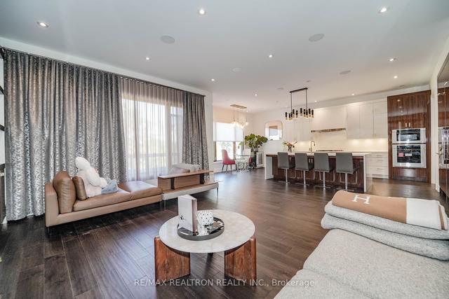 216 Olive Ave, House detached with 4 bedrooms, 7 bathrooms and 6 parking in Toronto ON | Image 9