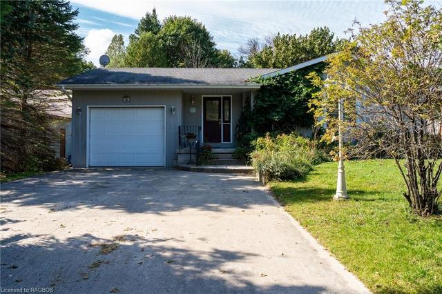 349 Tyendinaga Dr, House detached with 3 bedrooms, 2 bathrooms and 5 parking in Saugeen Shores ON | Image 12