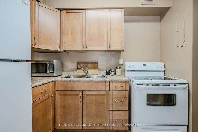 1610 - 975 Warwick Ct, Condo with 1 bedrooms, 1 bathrooms and 1 parking in Burlington ON | Image 13