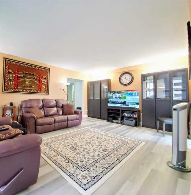 908 - 5 Vicora Linkway Way, Condo with 3 bedrooms, 2 bathrooms and 1 parking in Toronto ON | Image 14