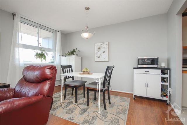 909 - 110 Forward Ave, Condo with 2 bedrooms, 1 bathrooms and 1 parking in Ottawa ON | Image 6