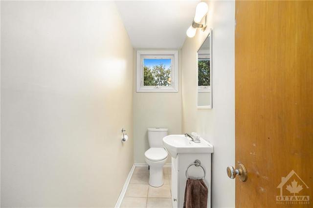 732 St Laurent Blvd, Home with 4 bedrooms, 2 bathrooms and 3 parking in Ottawa ON | Image 10
