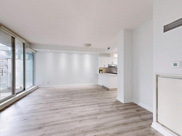 1637 - 111 Elizabeth St, Condo with 1 bedrooms, 1 bathrooms and 0 parking in Toronto ON | Image 38