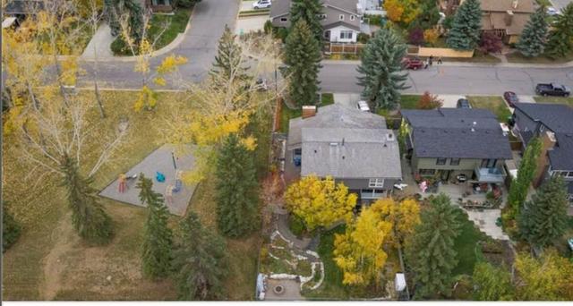 2419 Deer Side Dr Se, House detached with 5 bedrooms, 3 bathrooms and 6 parking in Calgary AB | Image 1