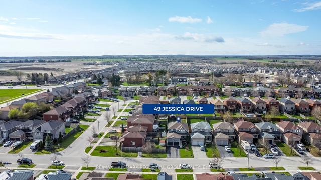 49 Jessica Dr, House detached with 3 bedrooms, 3 bathrooms and 6 parking in Barrie ON | Image 12