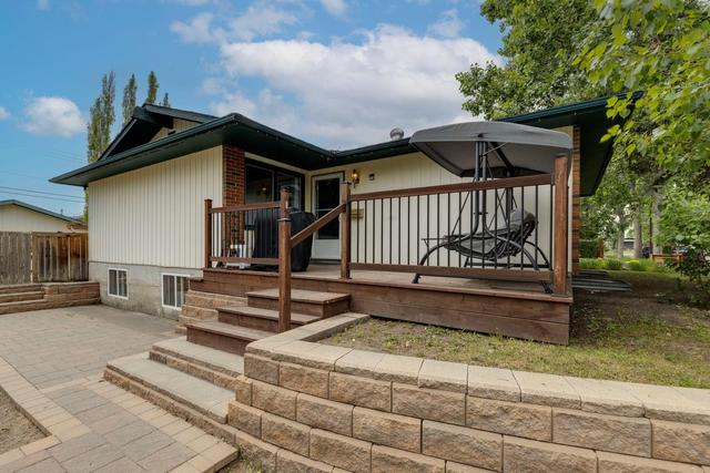 664 Midridge Dr Se, House detached with 5 bedrooms, 2 bathrooms and 2 parking in Calgary AB | Image 14