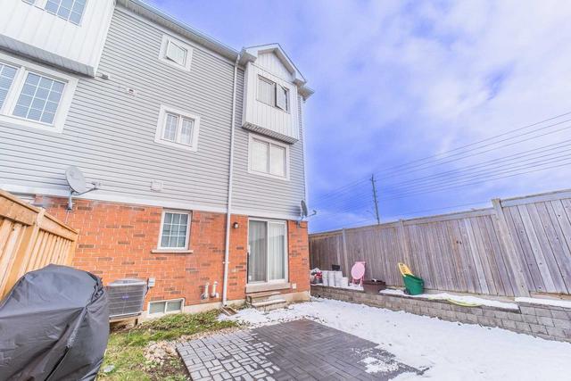 859 Bourne Cres, House attached with 3 bedrooms, 4 bathrooms and 3 parking in Oshawa ON | Image 19
