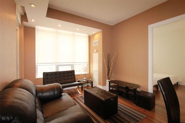 1608 - 330 Burnhamthorpe Rd W, Condo with 2 bedrooms, 2 bathrooms and 1 parking in Mississauga ON | Image 6