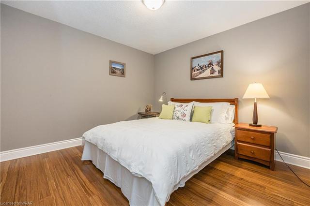 221 Laurentian Drive, House detached with 3 bedrooms, 2 bathrooms and 3 parking in Kitchener ON | Image 14