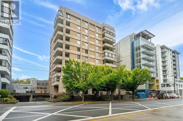 604 - 1034 Johnson St, Condo with 2 bedrooms, 2 bathrooms and 1 parking in Victoria BC | Image 1