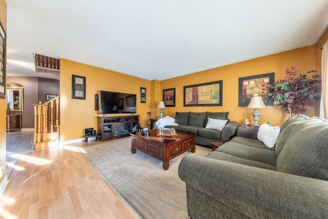 16 Ashton Dr, House detached with 4 bedrooms, 4 bathrooms and 4 parking in Vaughan ON | Image 5