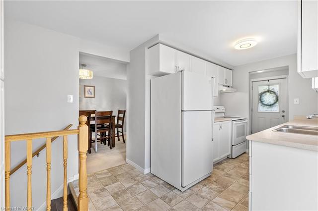 445 Bankside Cres, House semidetached with 3 bedrooms, 2 bathrooms and 3 parking in Kitchener ON | Image 2