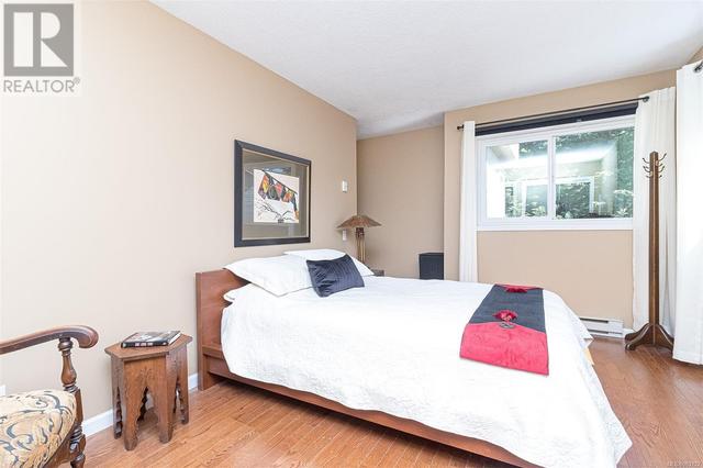 303 - 1361 Hillside Ave, Condo with 2 bedrooms, 3 bathrooms and 1 parking in Victoria BC | Image 29