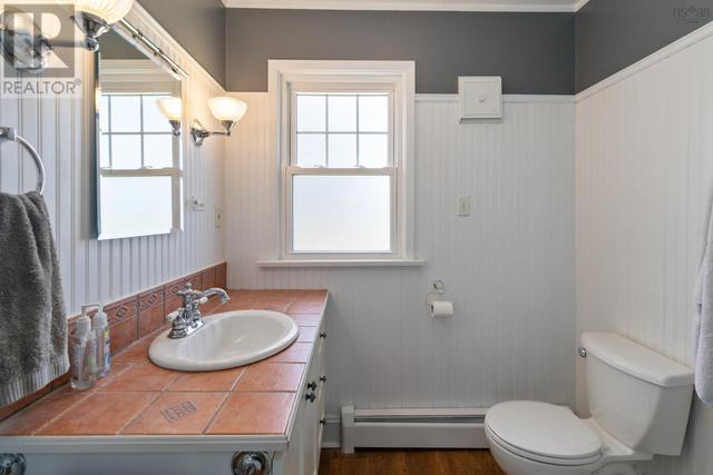 720 Main St, House detached with 3 bedrooms, 2 bathrooms and null parking in Mahone Bay NS | Image 21