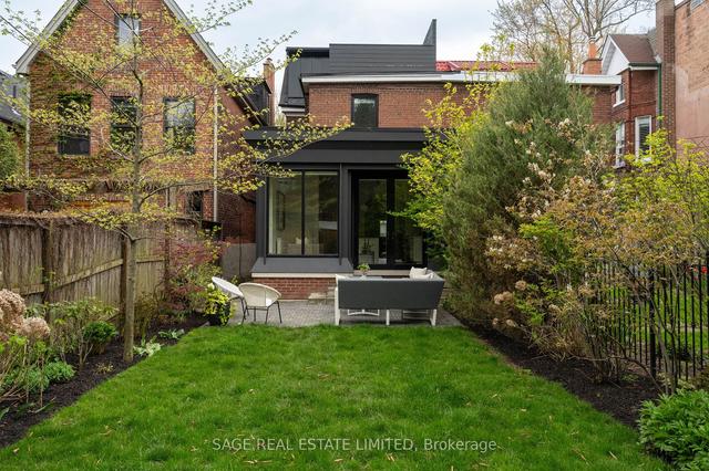 55 Wilson Park Rd, House semidetached with 4 bedrooms, 3 bathrooms and 1 parking in Toronto ON | Image 26
