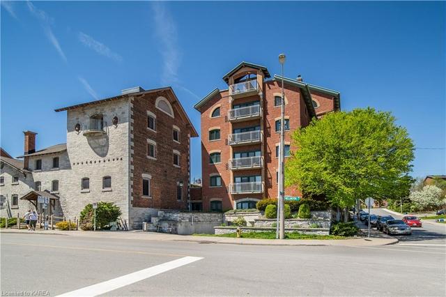 407 - 2 Bay St, House attached with 2 bedrooms, 2 bathrooms and 1 parking in Kingston ON | Image 50