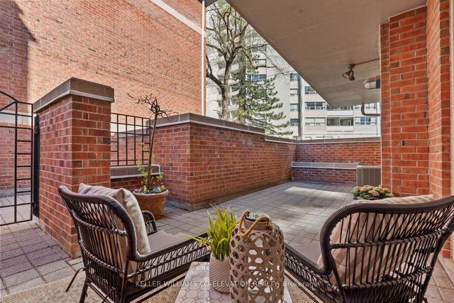 82 St Nicholas St, Townhouse with 1 bedrooms, 2 bathrooms and 1 parking in Toronto ON | Image 18