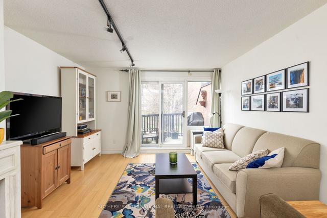 594 - 574 Wellington St W, Townhouse with 2 bedrooms, 2 bathrooms and 1 parking in Toronto ON | Image 35