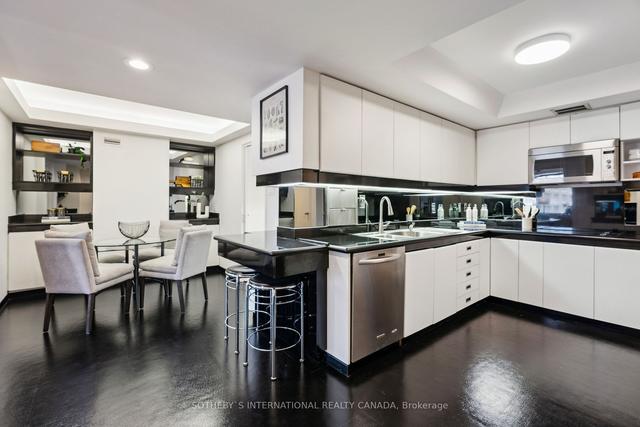 ph2 - 1166 Bay St, Condo with 3 bedrooms, 4 bathrooms and 4 parking in Toronto ON | Image 3