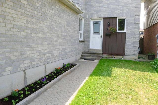92 Tams Dr, House detached with 3 bedrooms, 3 bathrooms and 2 parking in Ajax ON | Image 2