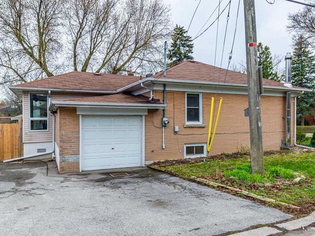 31 Midland Ave, House detached with 3 bedrooms, 2 bathrooms and 3 parking in Toronto ON | Image 22