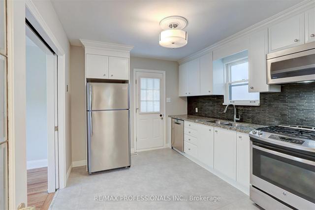 1 Winslow St, House detached with 3 bedrooms, 3 bathrooms and 3 parking in Toronto ON | Image 24