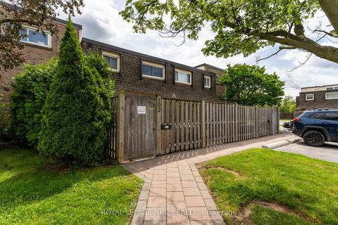 102-5 Woodlawn Dr, Grimsby, ON, L3M3T6 | Card Image