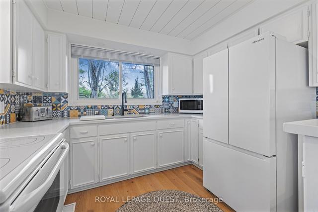 1010 Sanderson Rd, House detached with 3 bedrooms, 1 bathrooms and 11 parking in Gravenhurst ON | Image 3