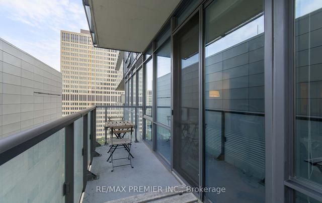 1401 - 832 Bay St, Condo with 1 bedrooms, 1 bathrooms and 0 parking in Toronto ON | Image 5