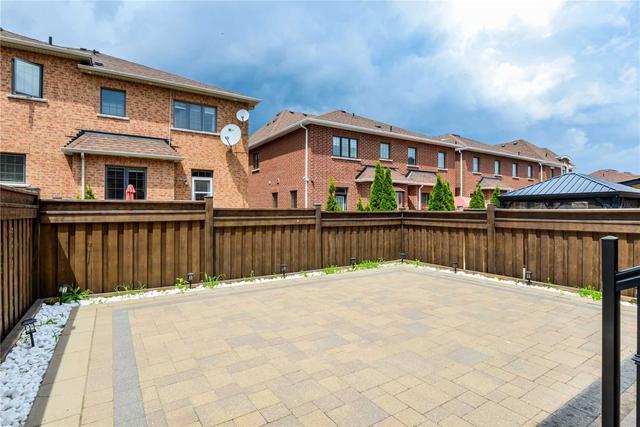 14 Via Toscana, House attached with 3 bedrooms, 4 bathrooms and 3 parking in Vaughan ON | Image 32
