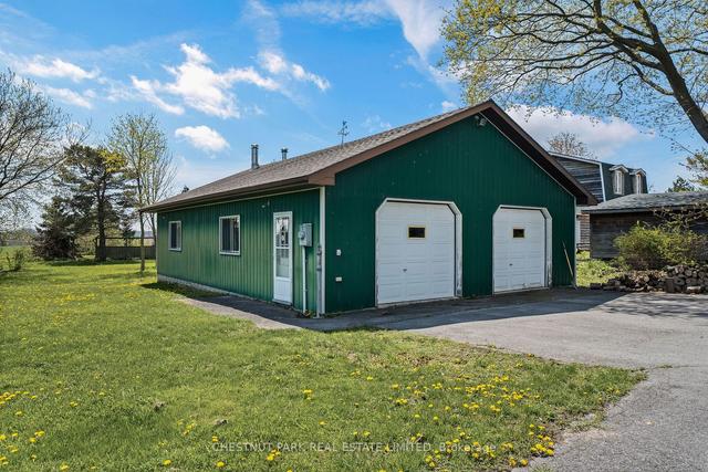 425 Bloomfield Main St, House detached with 2 bedrooms, 1 bathrooms and 10 parking in Prince Edward County ON | Image 21