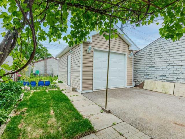 83 Amherst Ave, House detached with 3 bedrooms, 2 bathrooms and 4 parking in Toronto ON | Image 10