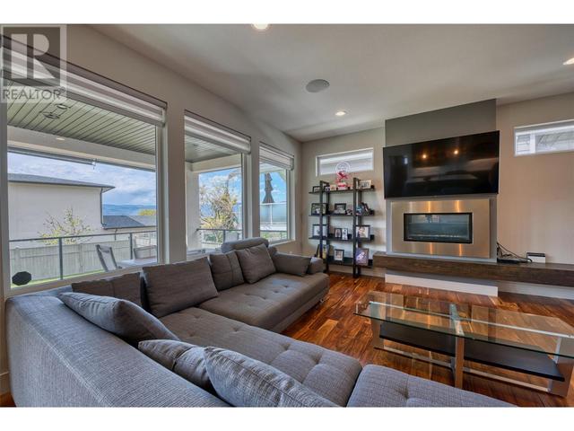 280 Quilchena Dr, House detached with 6 bedrooms, 3 bathrooms and 3 parking in Kelowna BC | Image 11